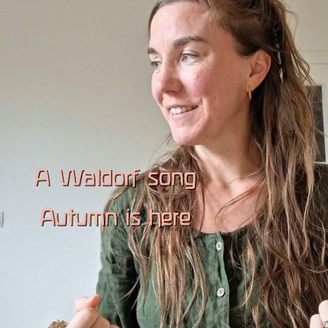 An easy Waldorf song that perfectly describes the very first days of autumnn🍂