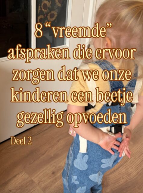 Hoe leer jij jouw kinderen gezellige mensen te zijn? Ps. Het zijn geweldige kinderen en we wensen voor hen dat ze voor altijd leuke en gezellige mensen zullen zijn. Wij, de ouders, hebben een grote rol in hoe dat vormgegeven wordt de eerste jaren🫶🏻

Lichaam = lichaam. Meer niet. Lichaam = niet dik, dun, lelijk, vervelend etc. 

Eten = eten. Soms is eten feest eten! Soms is eten om sterk van te worden. Soms is eten om goede ogen te hebben. Soms is eten omdat er honger is. We hebben het overigens wel steeds vaker over de verschillende groepen eten en bekijken dan ons bord of we van alle soorten eten wel wat hebben. Niet alleen leuk en interessant voor de kinderen, maar vooral ook voor onszelf!

Op mumma’s lijf klimmen? That’s a no from me. Papa met pindakaas vingers aaien? Ook een dikke nee dankje. In oma’s oor tetteren? Verkeerde persoon meid. Iedereen mag om diens eigen reden nee zeggen en een Nee wordt altijd gehonoreerd😉 

Hier hebben we lang over getobd zeg. Wat is een logische consequentie als je iemand een trap geeft? Of een kussen op hun gezicht ligt? Of aan hun staart trekt? Poeh. Uiteindelijk concludeerden we dat diegene dan even niet meer met je wil spelen. En dat is al vervelend genoeg dat er niet meer correctie dan dat nodig is.

Spreekt voor zich. Tip: ken je de term ‘scaffolding’? Als we bijna op locatie zijn, vertellen we alvast wat we verwachten. Van de plek waar we zijn, van de mensen die we gaan treffen en van wat wij en de kinderen zullen gaan doen. En een van de dingen is dat we verwachten dat de kinderen hun hand op de autodeur leggen als we zijn uitgestapt. Werkt als een tierelier (als we er aan denken ze hieraan te herinneren voordat we uitstappen😋)

Je kunt ze wel iets anders aanbieden om mee te spelen! Maar nee het is nergens voor nodig om je speelgoed waar jij op dat moment van geniet uit handen te geven😅

Boos zijn bij peuters is nogal fysiek. Op de grond stampen, hard schreeuwen, groots huilen. Dat mag! Helaas verandert het plan dat de volwassene heeft bedacht niet. We vertrouwen er op dat onze duidelijke, stabiele grenzen onze kinderen helpen ervaren dat we betrouwbaar zijn en dat ze hun emotie mogen tonen.

Meestal is het antwoo