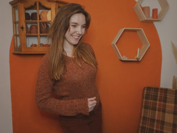 Handgemaakte trui Charlingual Trui handgebreid kleur oudroze