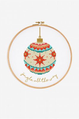 Kruissteek patroon kerstbal Kerstbal borduren gratis patroon